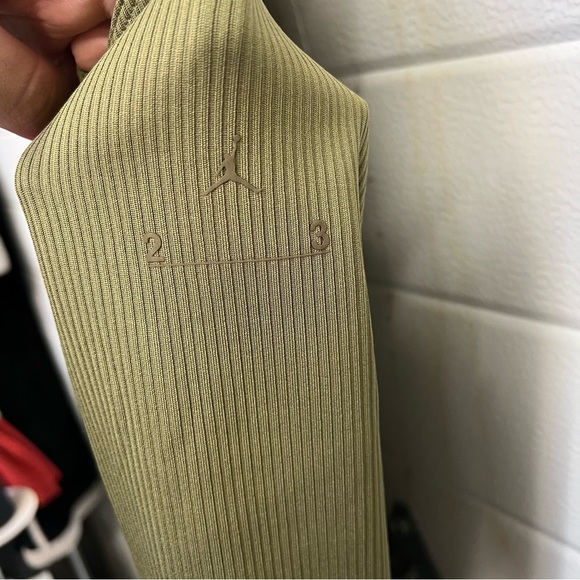 NWT - Nike Jordan 23 Engineered Women's 1/4-Zip Long-Sleeve Top Size M Tight Fit - Picture 13 of 14